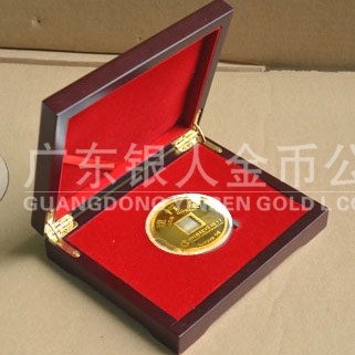 2013年3月南方醫(yī)院神經(jīng)外科論壇活動黃金紀(jì)念章盒子制作