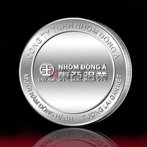 東亞鋁業(yè)10周年銀章紀(jì)念章定制