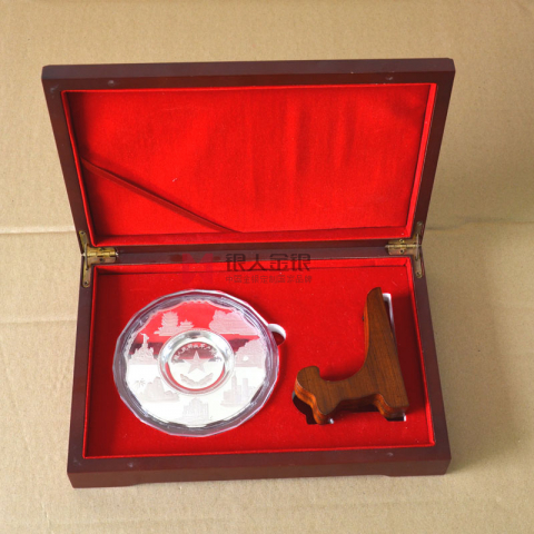 廣州某單位純銀紀(jì)念盤(pán)定制