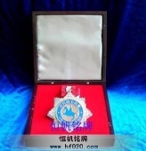 新周刊時(shí)代騎士勛章,藍(lán)色盛典時(shí)代騎士勛章,法國(guó)騎士勛章