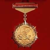 中國人民抗日戰(zhàn)爭勝利70周年紀念章定制定做制作生產(chǎn)制造廠家